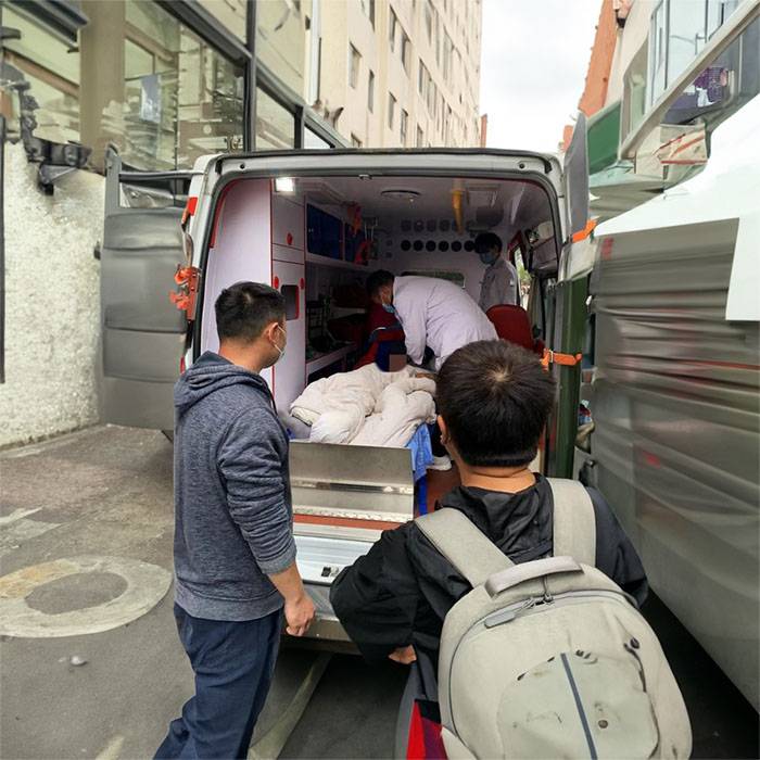 平凉市崆峒区正规120救护车护送到黔西南布依族苗族贞丰县 急诊叫救护车多少钱