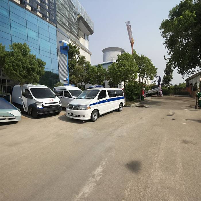 甘肃兰大二院预约私人救护车租赁到赤壁市人民医院 救护车出租要多少钱