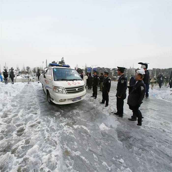 临夏回族康乐县120急救车到青岛市李沧区 租赁急救的车