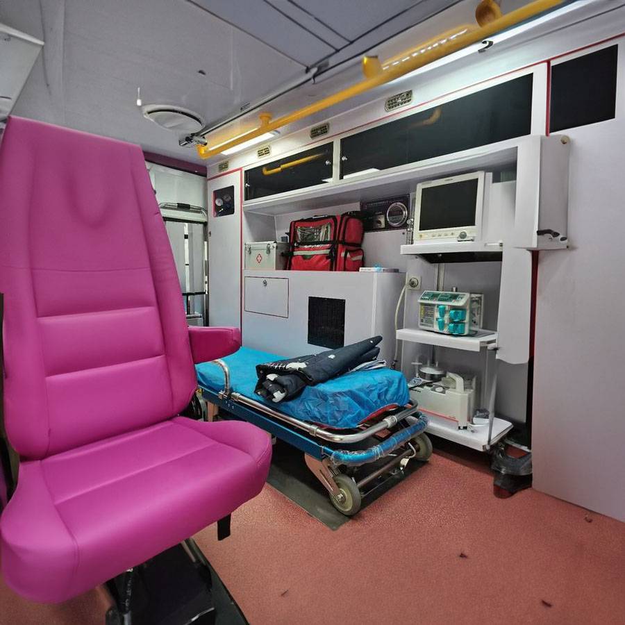 甘肃中医学院附属医院租救护车到蒲圻市第二人民医院 出租120救护车多少钱一公里