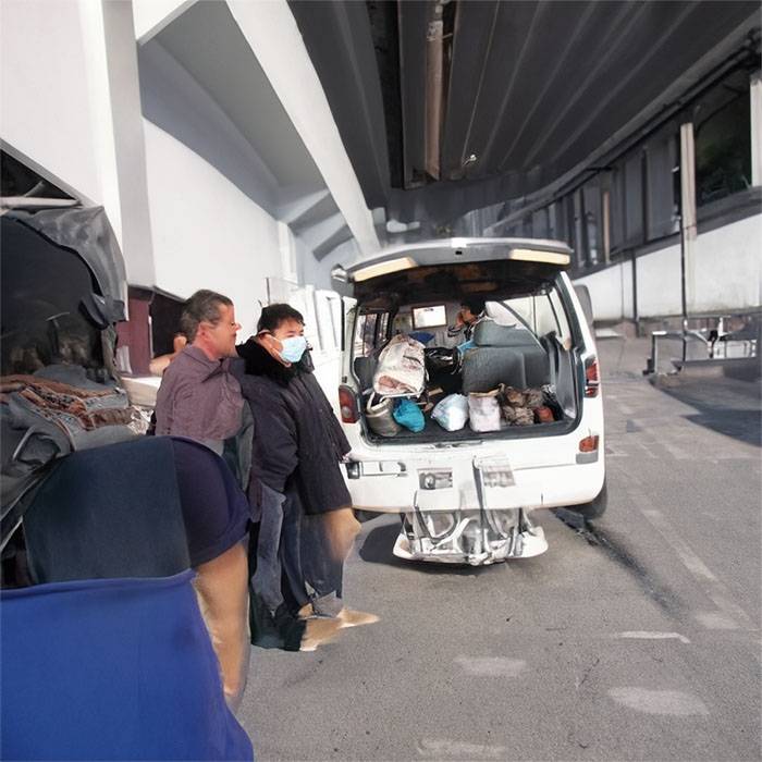 甘肃省兰州红古120急救车护送到遵义市红花岗区 重症监护救护车出租