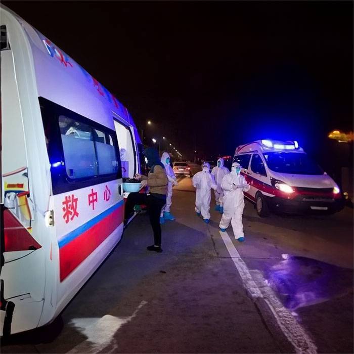 甘肃兰大二院救护车出租到龙山县人民医院 跨省救护车出租哪里靠谱