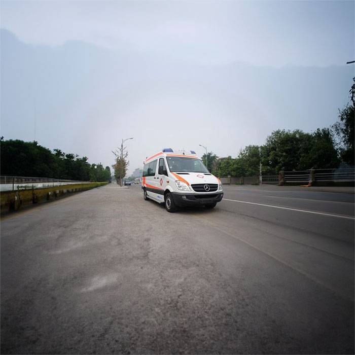 兰州大学附属医院租救护车护送到富春江水电设备总厂职工医院 哪里有正规救护车出租