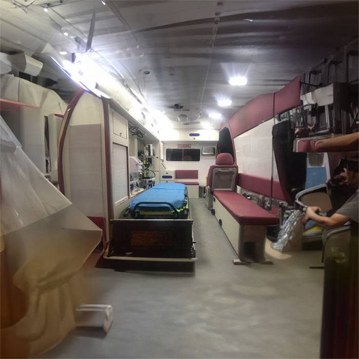 甘肃省第二人民医院120私人救护车租赁到龙泉市中医院 救护车出租长途转院多少钱