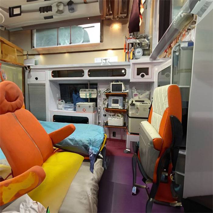 甘肃省中医院租赁私家救护车到重庆特殊钢厂职工医院 救护车出租长途转院多少钱