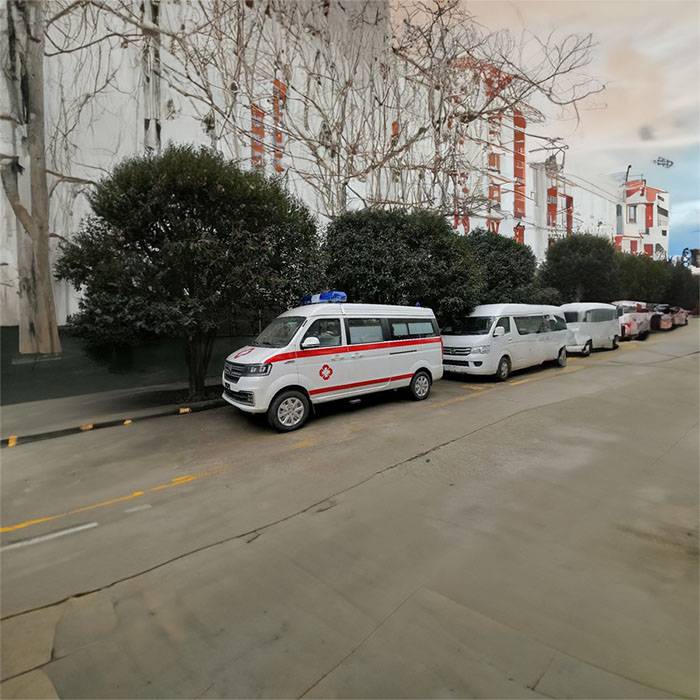 兰州大学医院东岗院区预约私人救护车租赁到山东内分泌代谢病医院 包救护车跨省多少钱出租