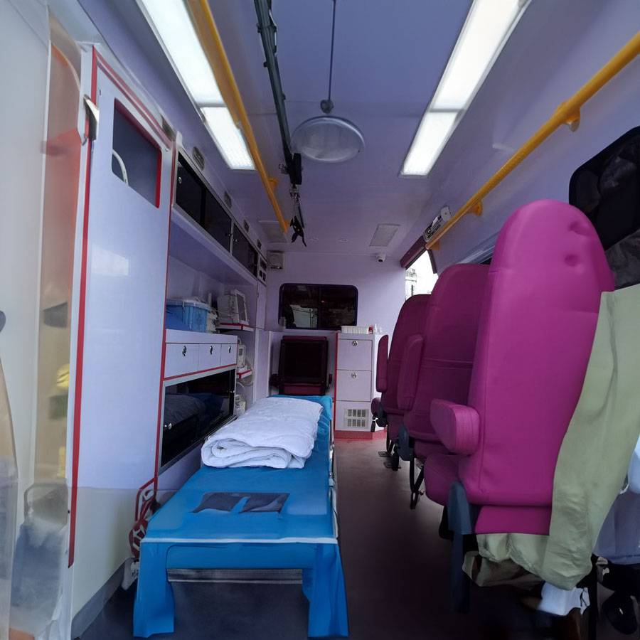 中国人民第四七三医院租用私人救护车到梁河县人民医院 救护车出租要交多少钱