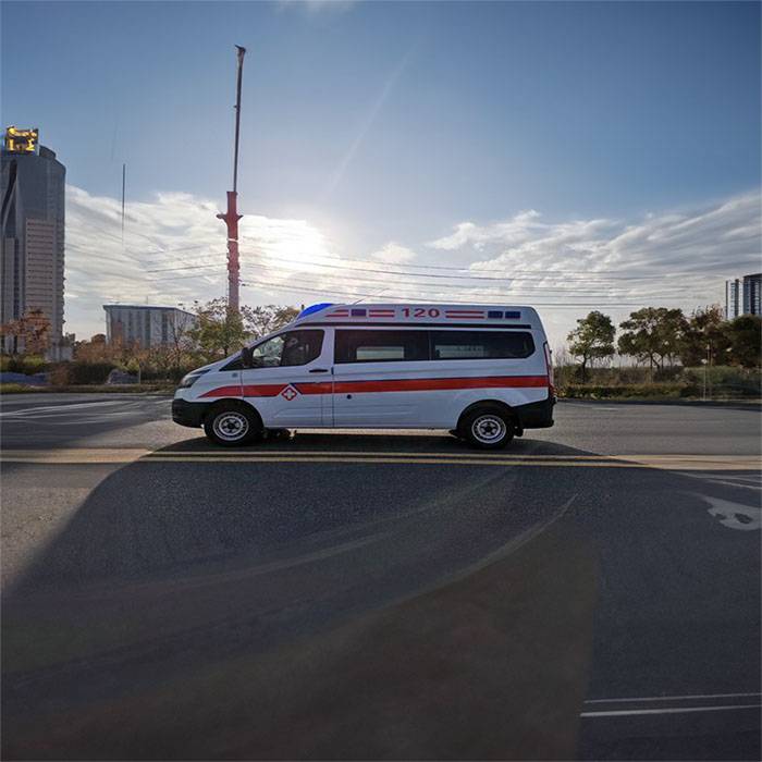 甘肃兰大二院租赁私人救护车转运到辽宁省建设集团股份有限公司职工医院 长途救护车出租哪里找