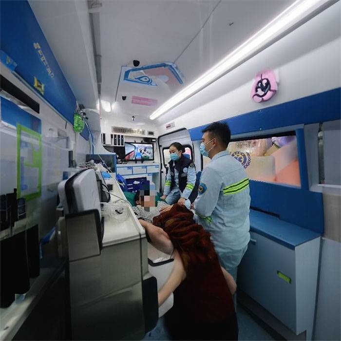 兰州大学医院东岗院区私人救护车租赁到肥城矿务局第二医院 救护车哪里有出租