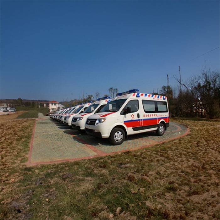 甘肃省肿瘤医院租用私人救护车护送到临河市妇幼保健院 救护车出租要交多少钱