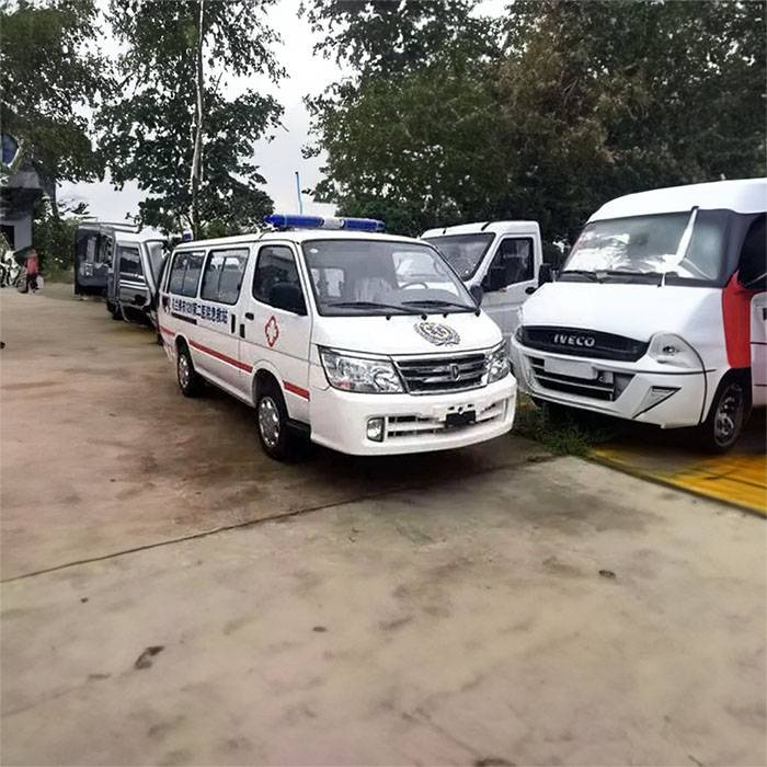 甘肃中医学院附属医院租赁正规救护车到阜阳纺织医院 救护车出租转院多少钱