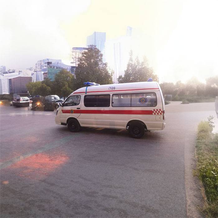 甘肃中国人民医院租私家救护车转院到湖南省肿瘤医院岳阳分院 私人救护车出租一般多少钱