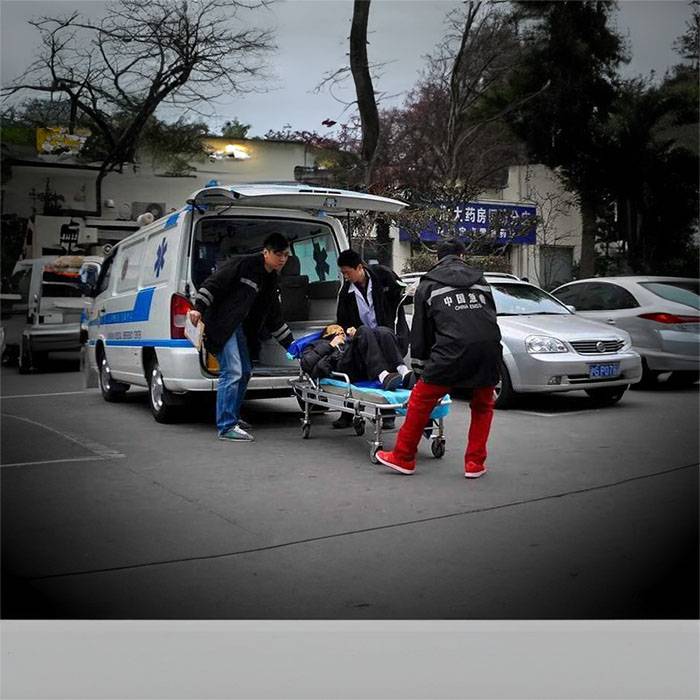 兰州大学附属医院120私人救护车租赁到云南省商业厅职工医院 120救护车出租费多少钱