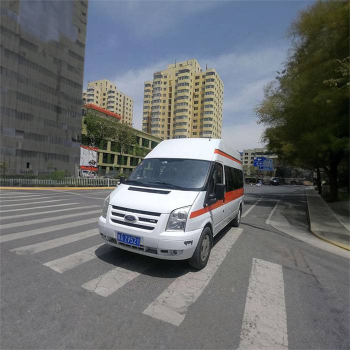 平凉市泾川县急救车到赤峰市市辖区 正规救护车出租