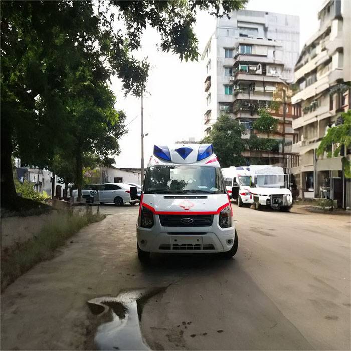 兰州医院120救护车转院到莱芜市市辖区 救护车带医生收费标准的价格
