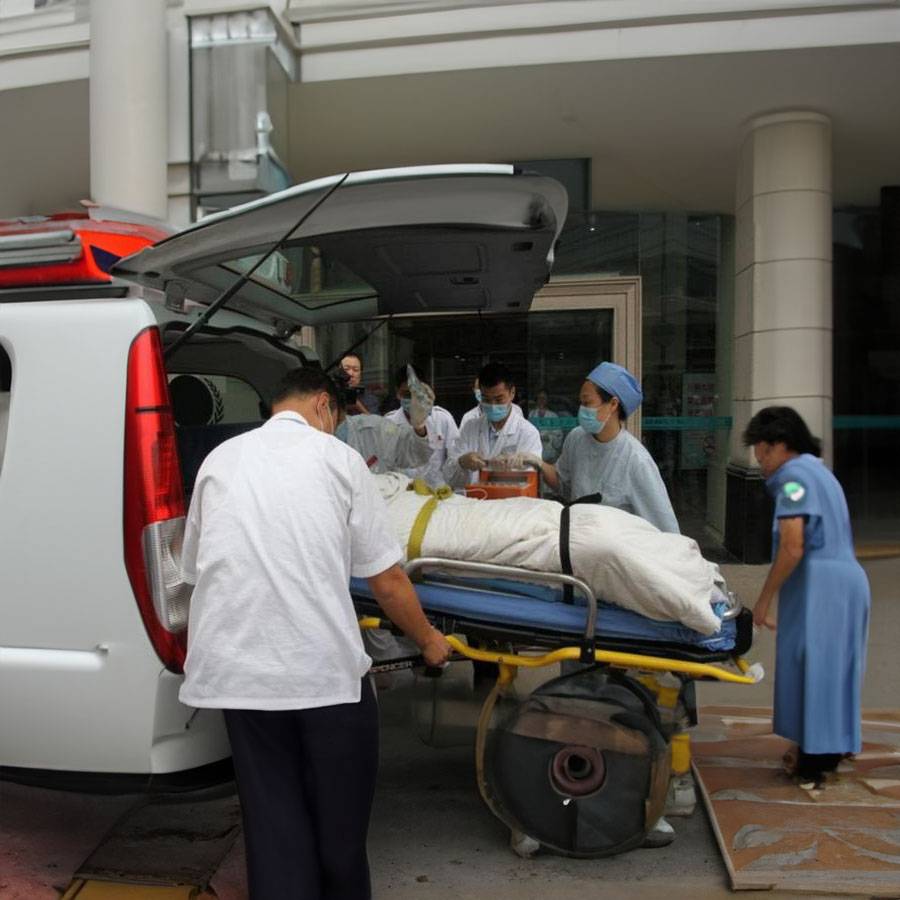 甘肃兰州西固区正规救护车转运到巴音郭楞蒙古博湖县 负压救护车转运-救护车出租