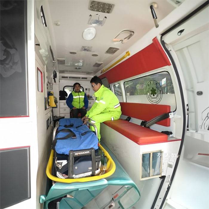 兰州大学第二医院租私人救护车转院到小金县妇幼保健站 长途救护车出租哪里的好