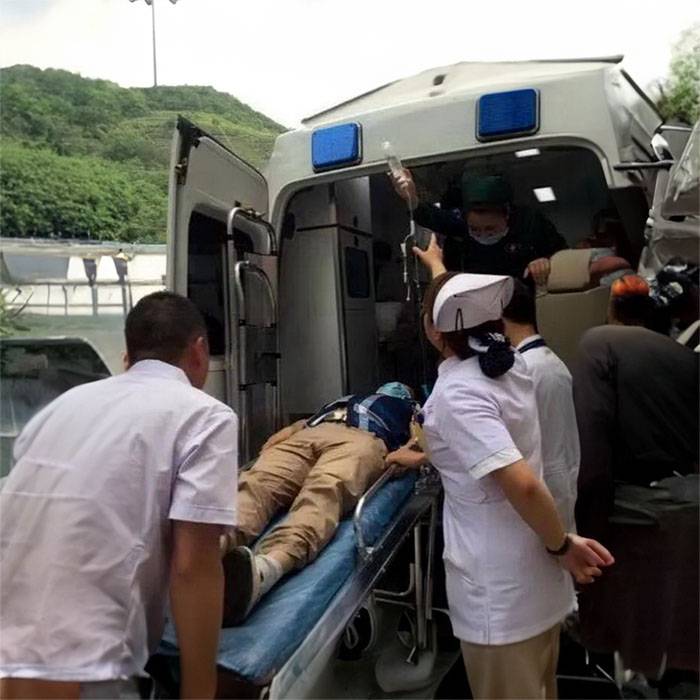 中国人民第四七三医院救护车出租到青岛大学医学院第二附属医院青岛纺织医院 救护车出租一般多少钱租用