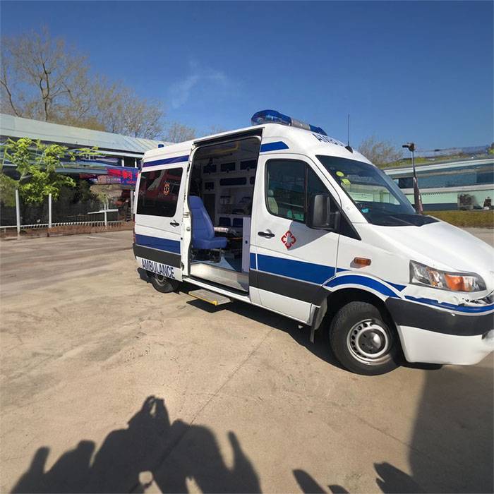 甘肃省妇幼保健院私人救护车租赁到重庆医科大学附属口腔医院重庆市口腔医院 有哪些救护车出租