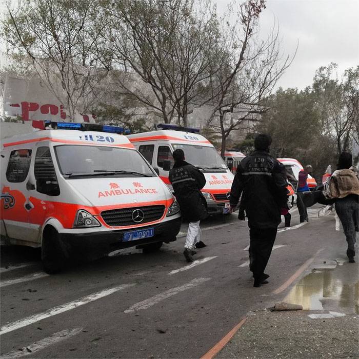 兰州人民医院预约私人救护车转运到会东县人民医院 120救护车出租费多少钱