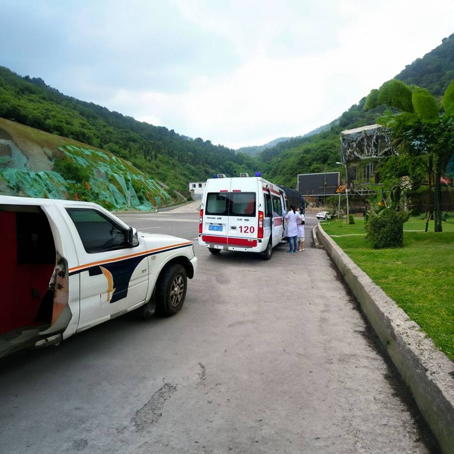 定西市市辖区私人救护车转运到重庆市垫江县 救护车价格多少钱一公里