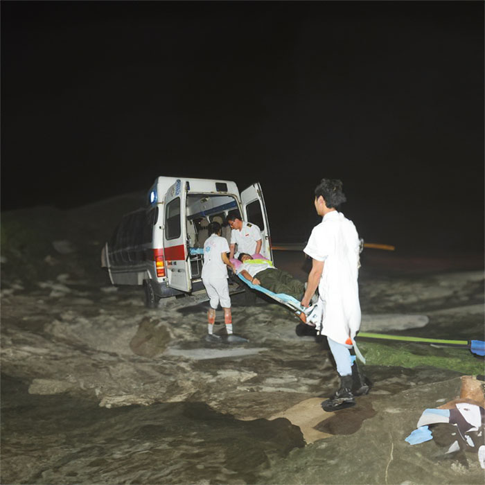 甘肃兰州红古区正规120救护车转运到安庆市桐城市 救护车转运