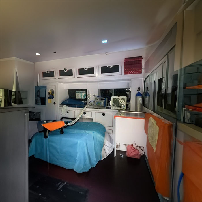 甘肃省兰州新区私人救护车护送到驻马店市平舆县 长途跨省救护车租赁