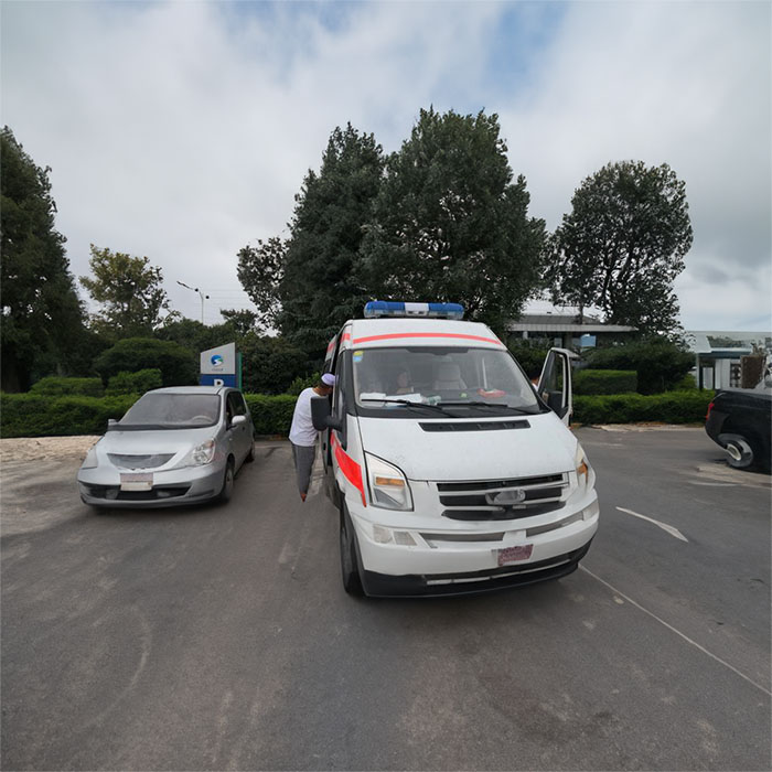 甘南藏族卓尼县非急救病人转运车租赁到成都市新都区 正规救护车出租