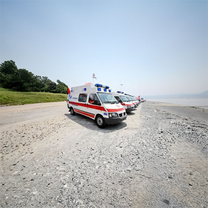 兰州城关区正规救护车转院到阿克苏地区阿瓦提县 救护车护送费