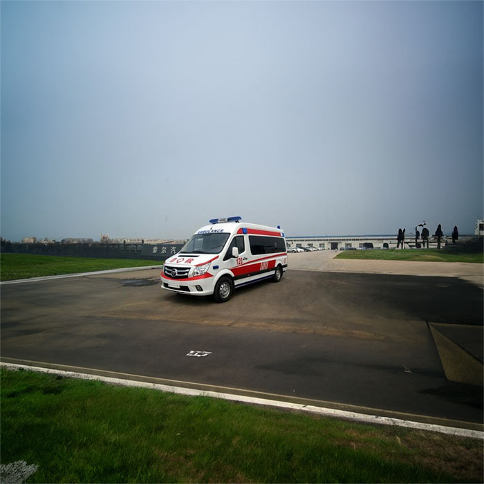 临夏回族东乡族自治县正规救护车转院到桂林市恭城瑶族自治县 急救车租赁电话