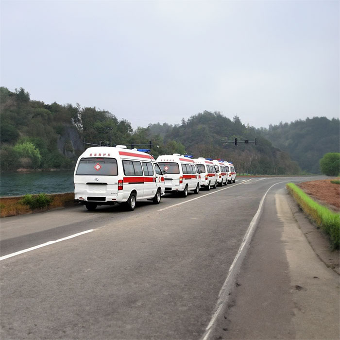 兰州大学第二医院租救护车护送到霍山县医院 哪里有出租救护车