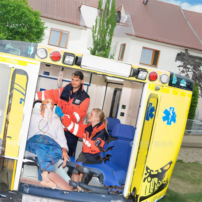 兰州大学附属医院出租急救车护送到湛江市东海人民医院 救护车出租一般多少钱公司