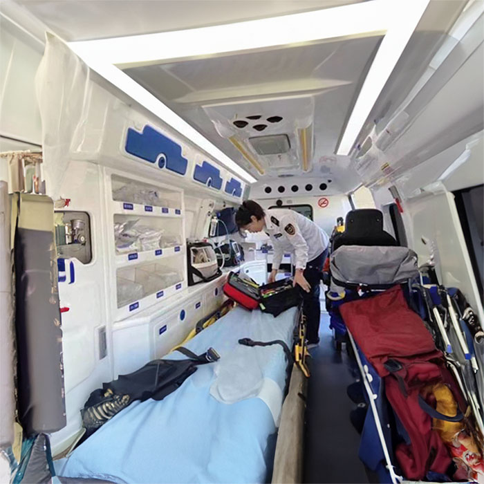 兰州区总医院安宁分院预约私人救护车租赁到东营市人民医院 救护车出租需要多少钱