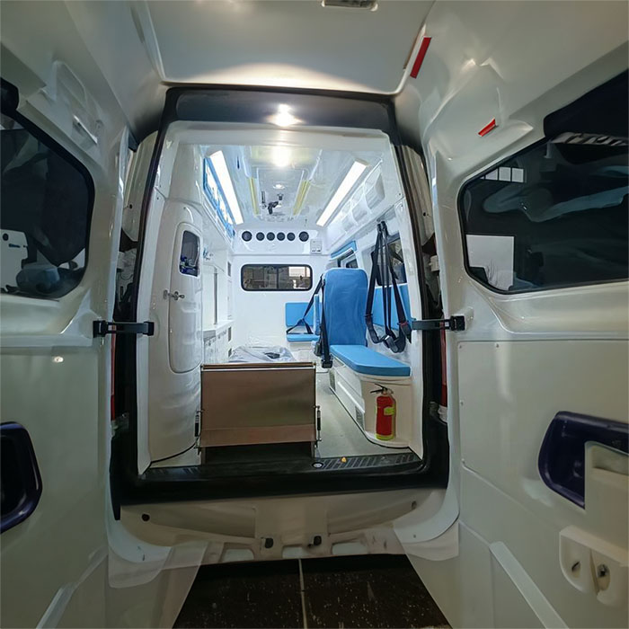 甘肃兰大二院租救护车到九龙坡区西彭人民医院 救护车出租中心多少钱