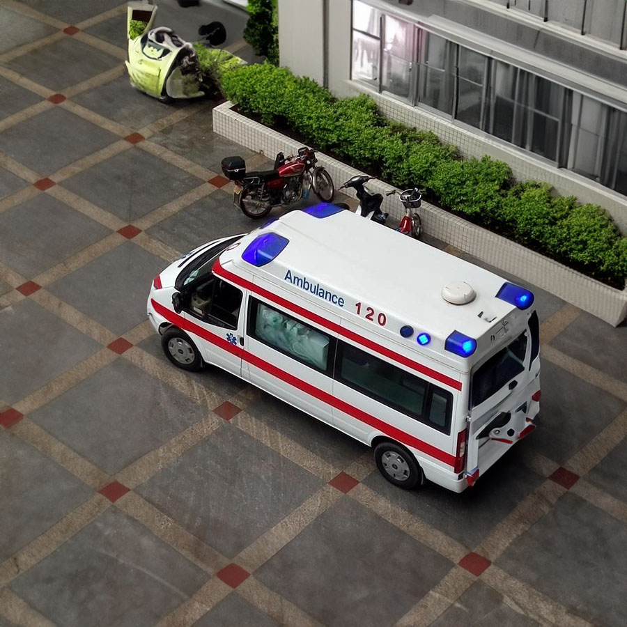 兰州区兰州总医院租用私人救护车到烟台市口腔医院 救护车出租的价格是多少