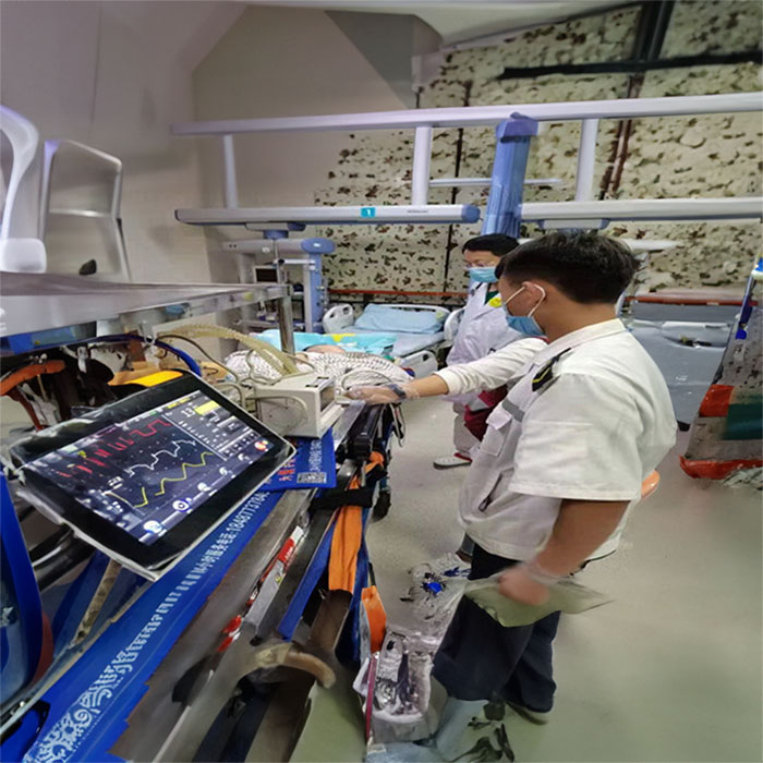 兰州出租救护车联系电话